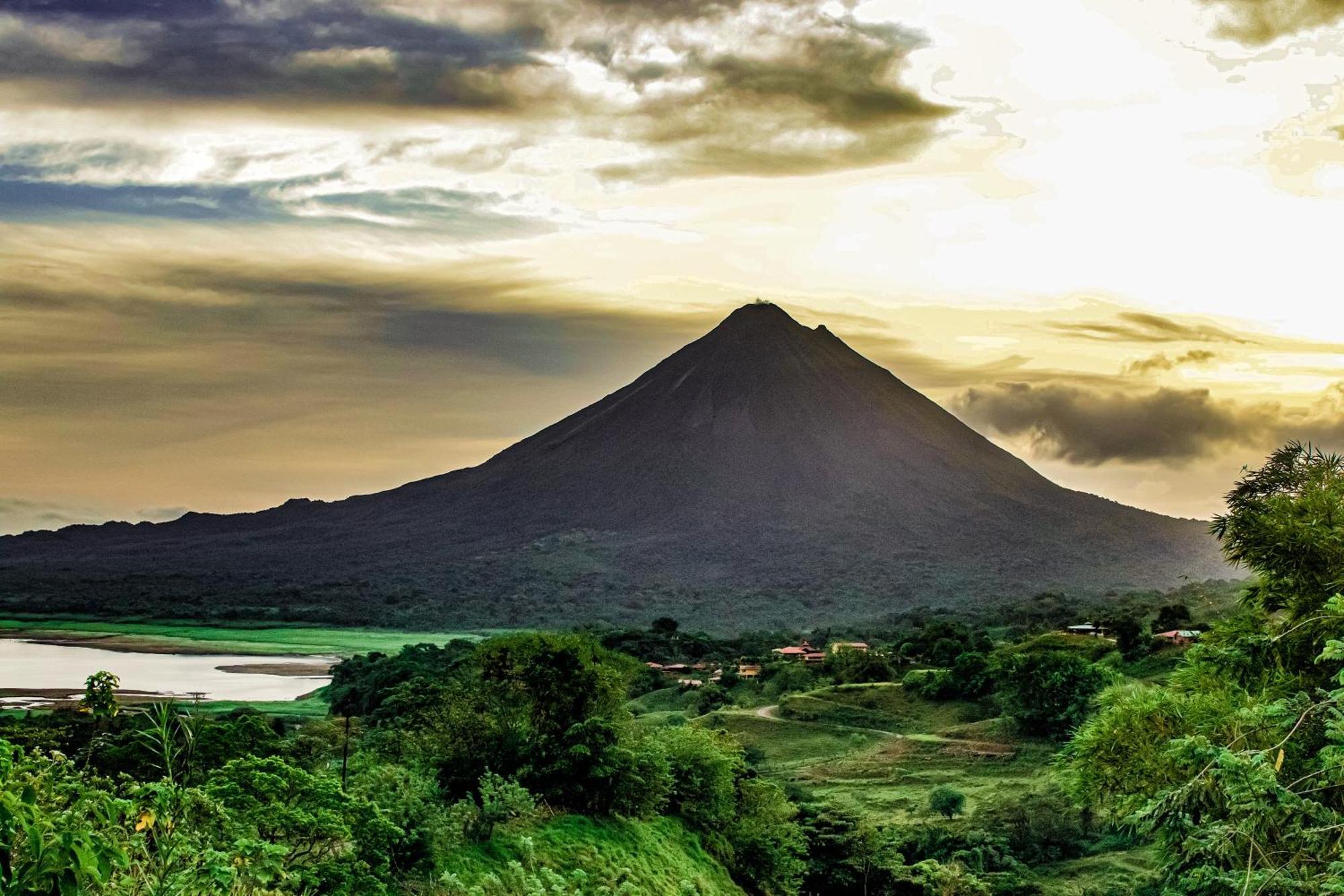 Essence Arenal Spa & Yoga El Castillo Екстер'єр фото